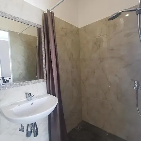 With Free Parking 4*