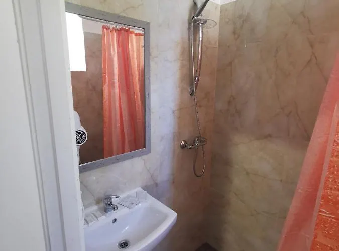 Aparthotel With Free Parking 4*