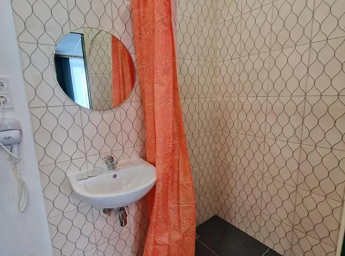 With Free Parking Aparthotel